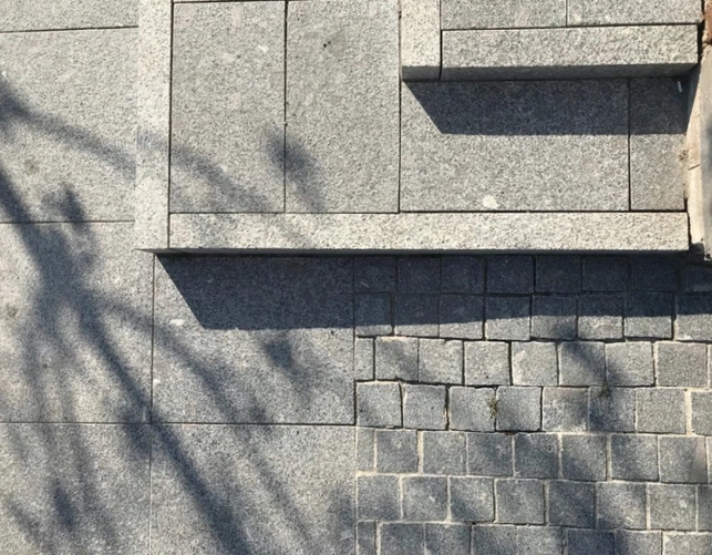 Krawężnik Granitowy Płomieniowany 6×20×100cm PEŁNA PALETA 30mb – Obrzeże, Opornik (SG)