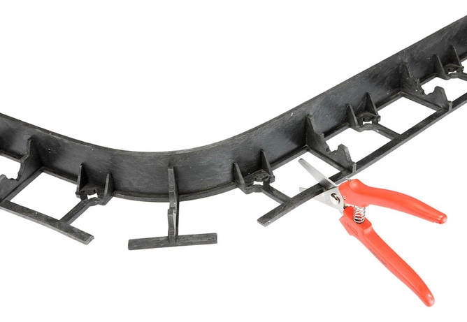 Obrzeże trawnikowe 45mm + 3 kotwy 18cm