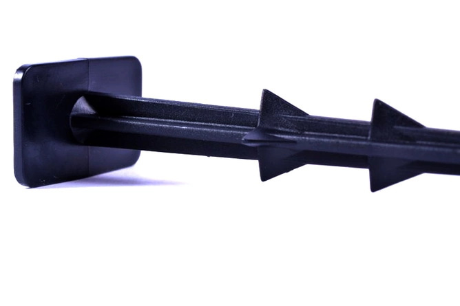 Kotwica do mocowania agrowłókniny L-150